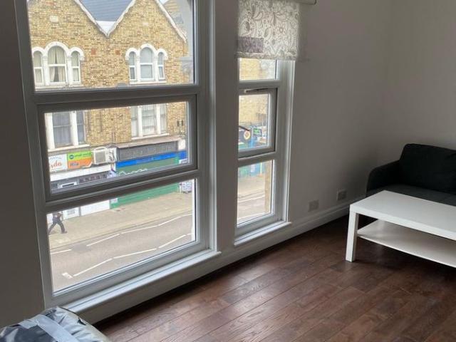 Seven Sisters Road, London N15, Studio to rent, £1,200 pcm | PrimeLocation
