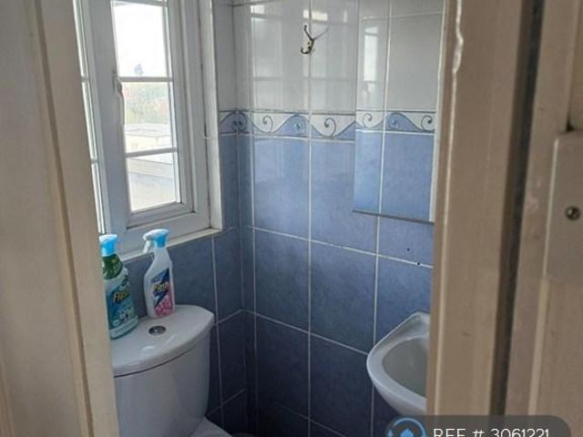Seven Sisters Road, London, N15 Studio to rent £1,500 pcm £346 pw