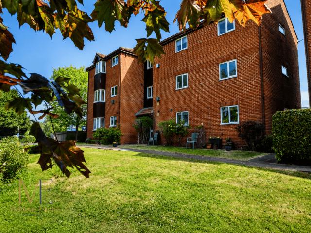 Sevenoaks TN14 2 bed apartment to rent £1,600 pcm £369 pw
