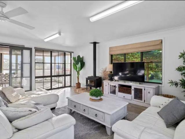 Seventy One Sealand All Utilities Included Executive Corporate Residence, Fishing Point NSW