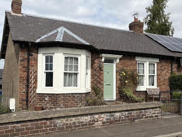 Seventh Street, Newtongrange EH22 2 bed cottage to rent £1,495 pcm £345 pw