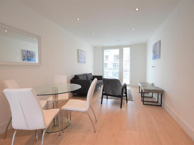 Severn Court, West Drayton UB7, 3 bed flat to rent, £2,500 pcm | PrimeLocation
