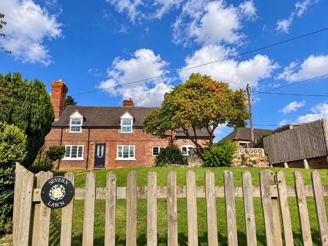 Severn Lawn, Upper Arley, Bewdley 4 bed semi detached house to rent £1,750 pcm £404 pw