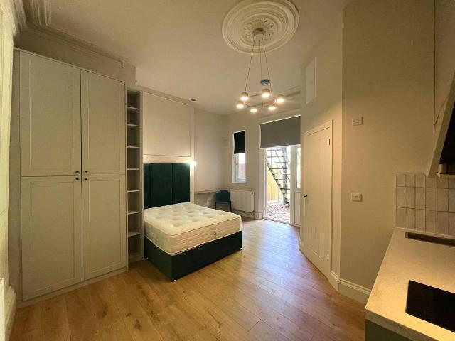 Severn Street, Leicester LE2, Studio to rent, £900 pcm | PrimeLocation
