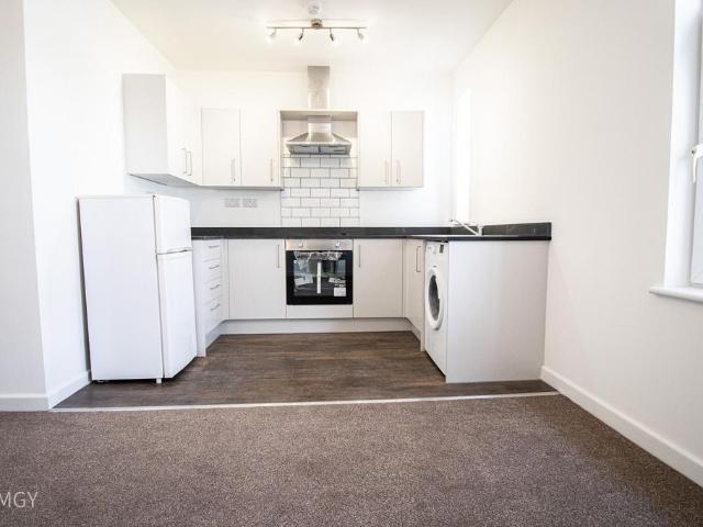 Severn Road, Canton, Cardiff 1 bed flat to rent £800 pcm £185 pw