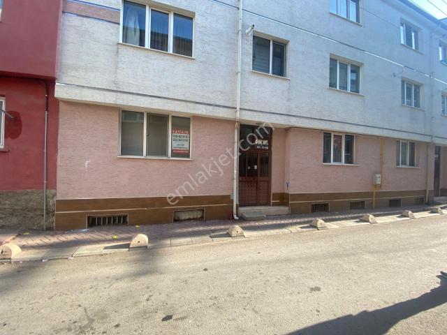 Sevgim'den Ömerağa'da Şehir Merkezine Yakın Satılık 2+1 Daire