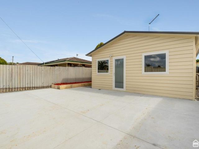 SEVILLE GROVE 2X1 BRAND NEW LOW MAINTENANCE HOME