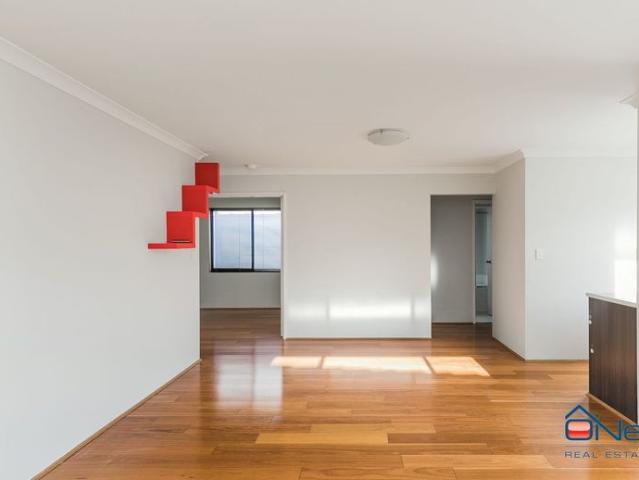 SEVILLE GROVE 3X2 BEAUTIFUL VILLA IN THE CORONDALE ESTATE