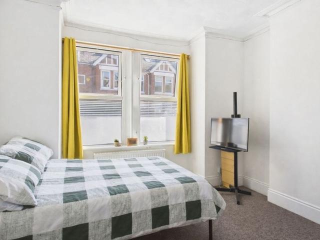 Seville Street, Brighton BN2, 4 bed terraced house to rent, £2,600 pcm | PrimeLocation