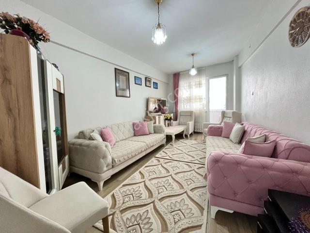 Sevinç'ten 17 Eylül'de Ayrı Mutfaklı Bahçeli 2+1 Kiralık Daire