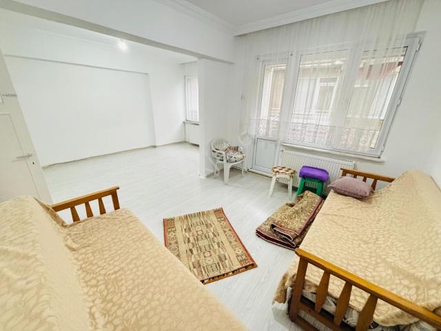 Sevinç'ten Hacıyusuf Öğretmenevi Yakını Kiralık Balkonlu 2+1