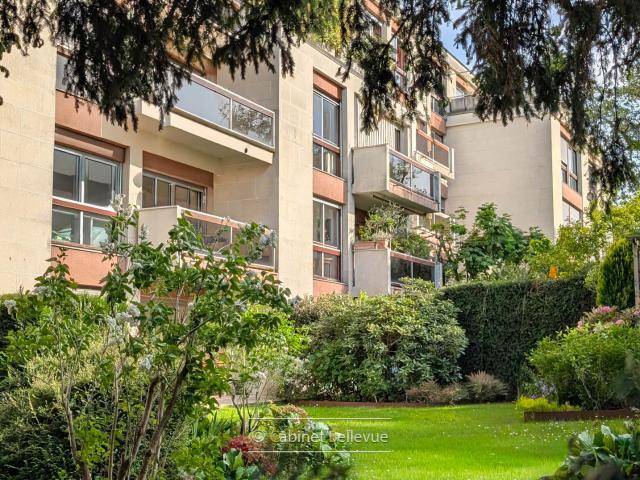 Sèvres Rive Gauche Appartement 3 pièces avec balcon terrasse 73 m2