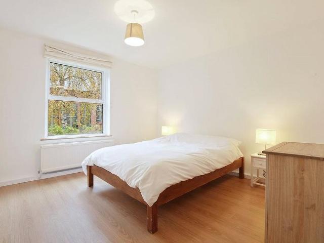 Sewardstone Road, London, E2 1 bed apartment to rent £1,900 pcm £438 pw