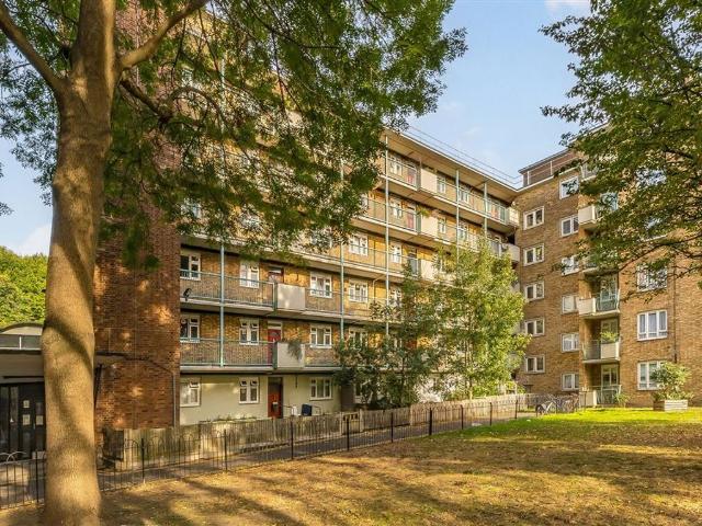 Sewardstone Road, Victoria Park E2, 3 bed flat to rent, £3,500 pcm | PrimeLocation