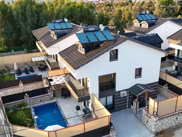 Seydıkemer Merkez'de Müstakıl Eşyalı 4 + 1 Kıralık Vılla