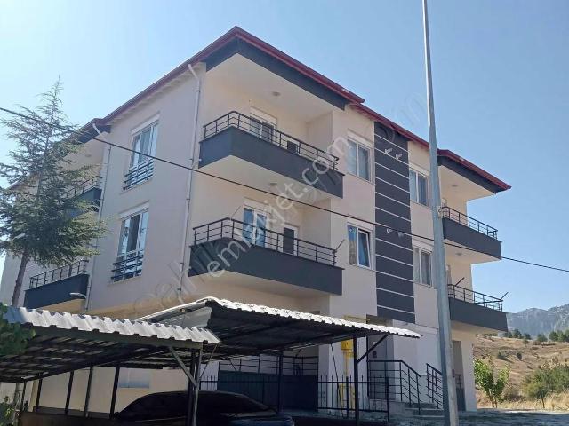 Seydişehir Keçikapı Da 2.kat 3+1 Kombili 2yıllık Daire