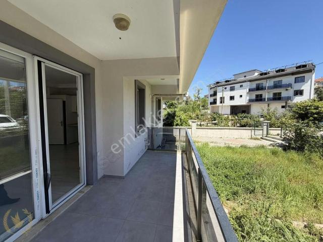 Seydikemer Menekşede Çarşıya Yakın Giriş Katı 3+1 Kiralık Daire