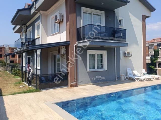 Seydikemer Kadıköy Mahallesi’nde Full Eşyalı 2+1 Kiralık Daire! Bahçe Katı • Havuzlu •