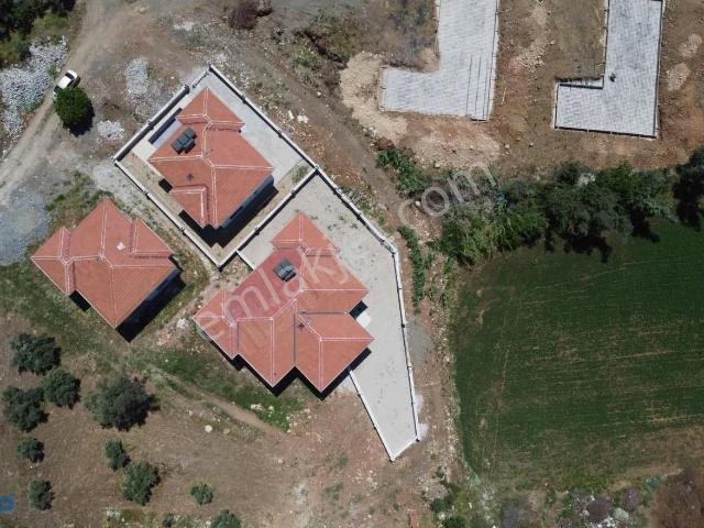 Seydikemer Kadıköy Merkezi Konumda 4+1 195m2 Satılık Villa