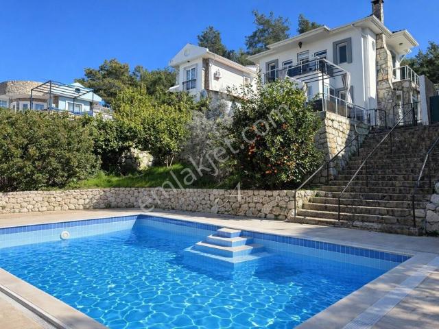 Seydikemer Kadıköy'de Satılık 3+1 Villa