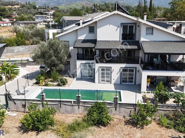 Seydikemerde Satılık 500 M2 Arsa İçerisinde Eşsiz 3 Adet Bina