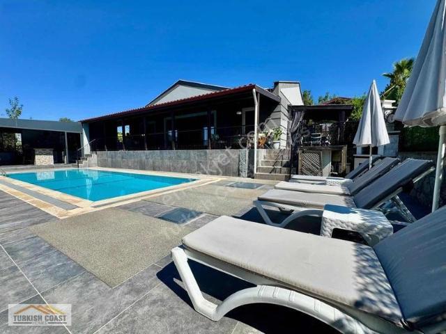 Seydikemer'de Tek Katlı Bungalow 3+1 Özel Havuzlu Satılık Villa