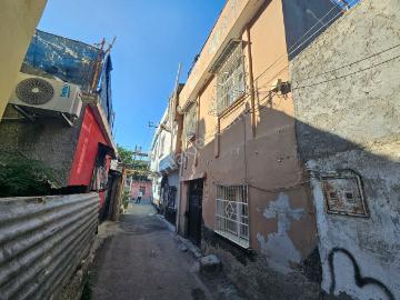 Seyhan Da Mirzaçelebi Mh105mt 2 Katlı Müstakil Evçarşıya Okulaher Yere Yürüme Mesafesinde