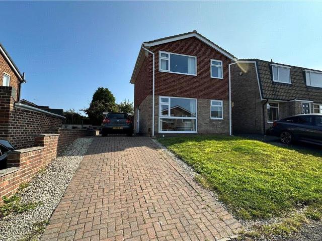 Seymour Avenue, Eaglescliffe. 3 bed detached house to rent £900 pcm £208 pw