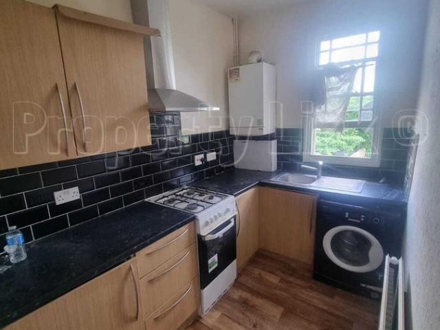 Seymour Gardens, Ilford IG1, 1 bed flat to rent, £1,550 pcm | PrimeLocation