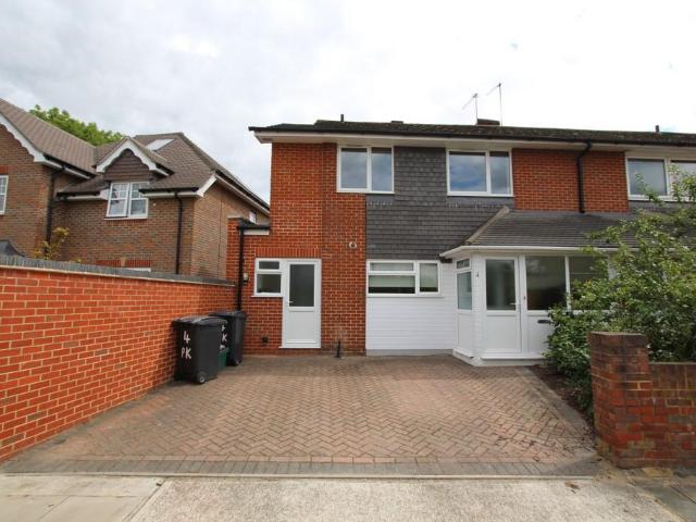 Seymour Gardens, London, KT5 8QD, United Kingdom | 5 bed duplex for rent #138178972 | Rentberry