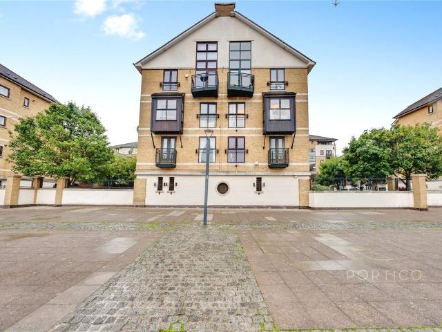 Seymour House, 5 De Quincey Mews, London E16, 2 bed flat to rent, £2,000 pcm | PrimeLocation