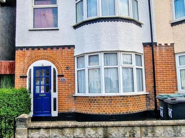 Seymour Road, Gravesend DA11 3 bed end of terrace house to rent £1,650 pcm £381 pw