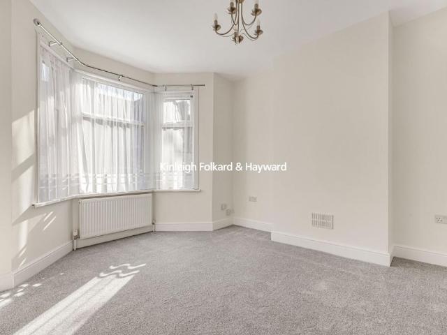 Seymour Road, London, E10 1 bed flat to rent £1,750 pcm £404 pw