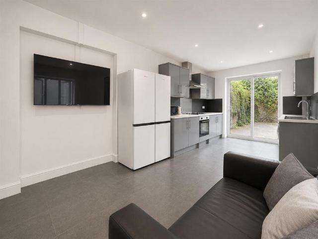 Seymour Street, Cardiff CF24 House share to rent £550 pcm £127 pw