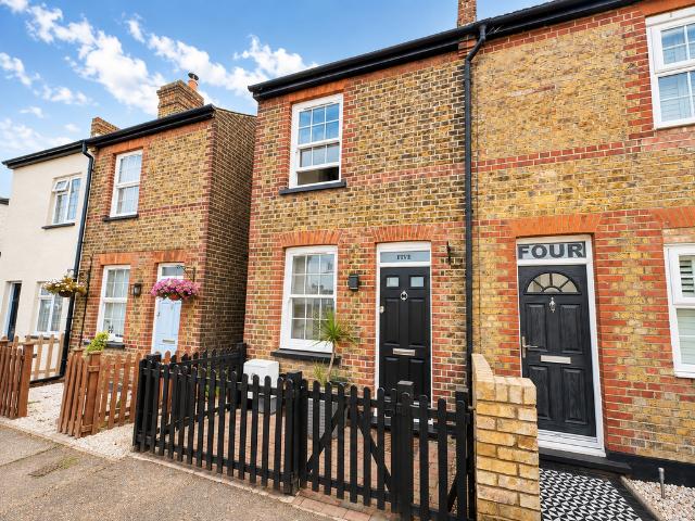Seymour Street, Chelmsford 2 bed end of terrace house to rent £1,680 pcm £388 pw
