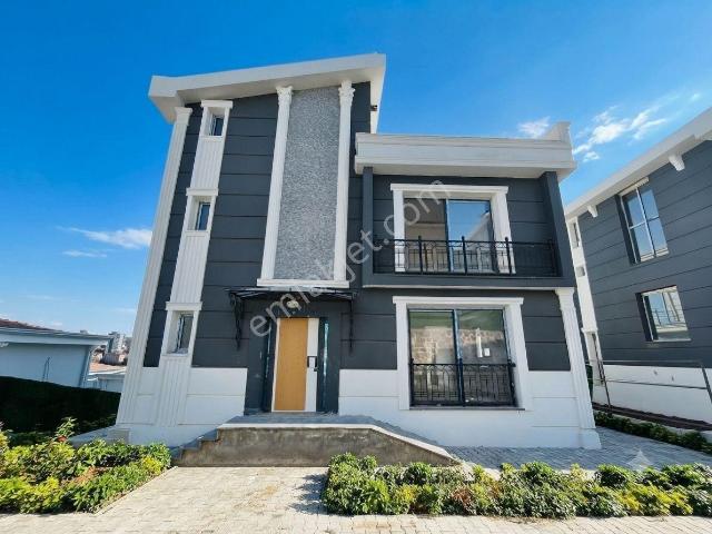Seyrantepe Civarı Satılık 5.5 +1 Villa