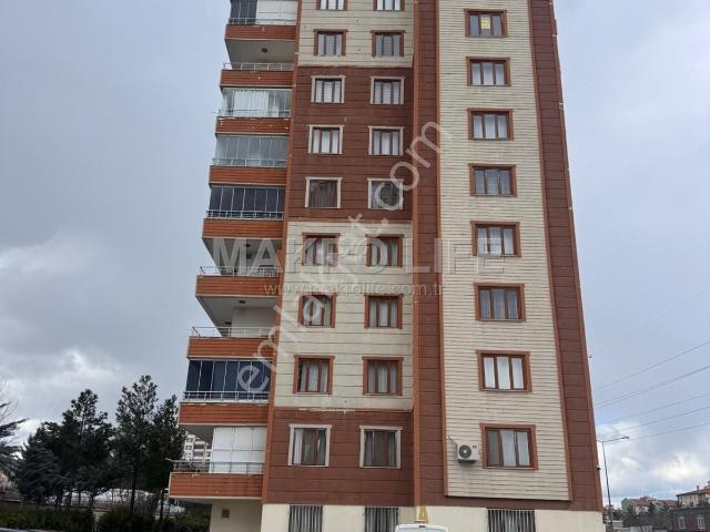 Seyrantepe Toplu Konutta Satılık 4+1 Daire