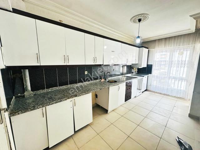 Seyrantepe'de Okul Yakını Arakat Site İçi Açık Cephe 2+1