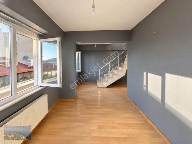 Seyrantepede Metroya Yakın, Bekara/öğrenciye Uygun 2+1 Kiralık