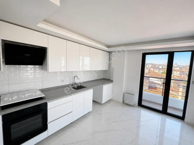 Seyranbağları'nda Oturuma Hazır Sıfır Bınada 4+1 140m² Dubleks