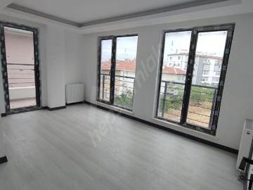 SEYRANBAĞLARINDA KOLEJ YAKINI YENI BINA ASANSÖRLÜ 2 + 1 KIRALIK