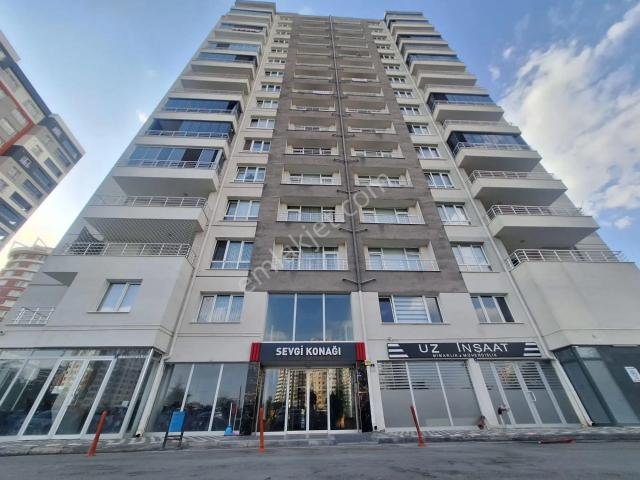 Seyrani Mahallesi'nde Satılık Geniş Ve Ferah 4+1 Daire