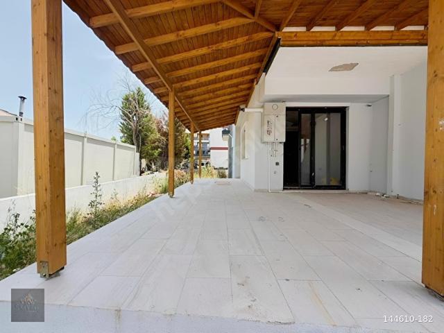 SEYREK'TE MÜSTAKİL YAŞAM ARAYANLARA GENİŞ 1+1 VE 200 M2 BAHÇE
