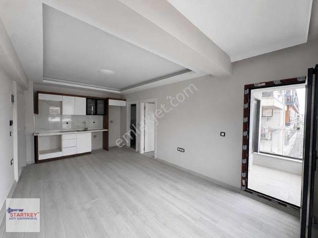 Seyrek Cafeler Ve Üni Yakını Arakat 1+1 Sıfır Satılık Daire