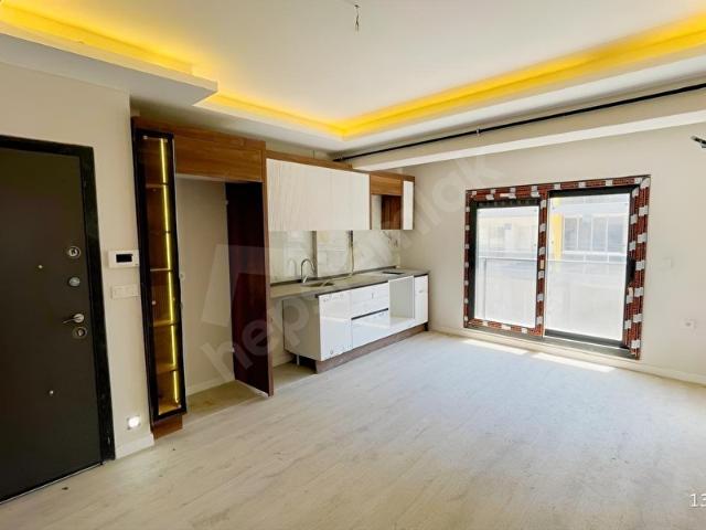 SEYREK BAKIRÇAY ÜNİVERSİTESİ YAKININDA SATILIK SIFIR 1+1 DAİRE