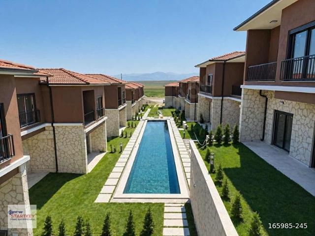 Seyrek Villakent Muhteşem Konumda 4+1 Satılık Villa