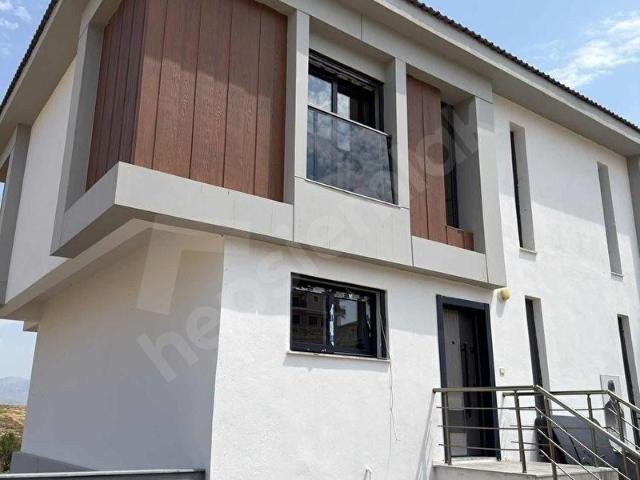 Seyrek villakent te210 m2 Satılık Tripleks Villa