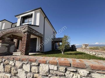 Seyrek Villakent'de Kiralık Lüks 3+1 Villa