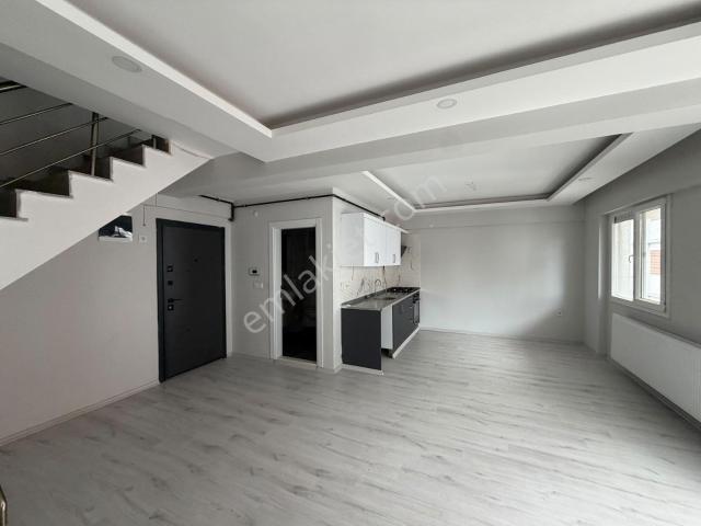 Seyrek'de 2+1 Teraslı Dubleks Kiralık Daire