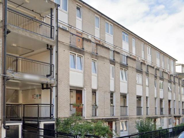 Seyssel Street, Isle Of Dogs, Canary. 3 bed maisonette to rent £3,400 pcm £785 pw